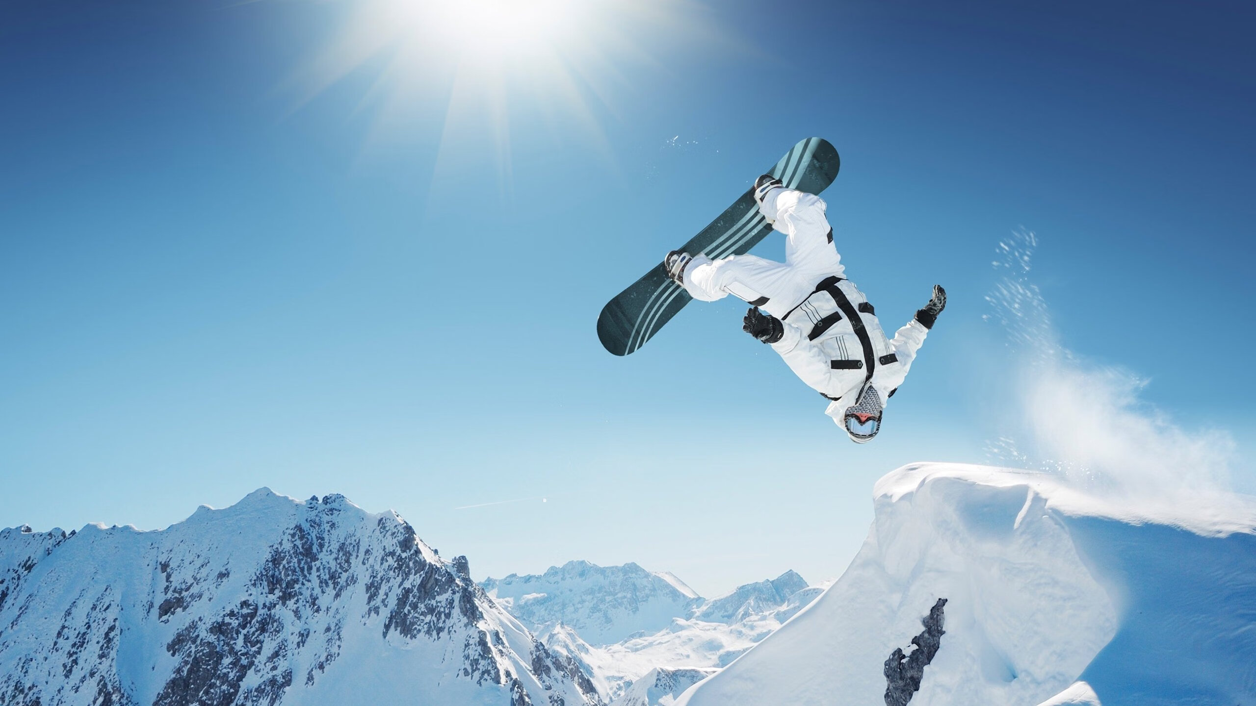 “天气挑战：暴雨雪雾的极限考验”，暴雨气象预报